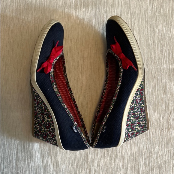Keds Women's Navy with Red Bows & Floral Trim 7M - Picture 11 of 11